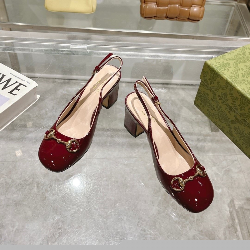 G*u*i sandals